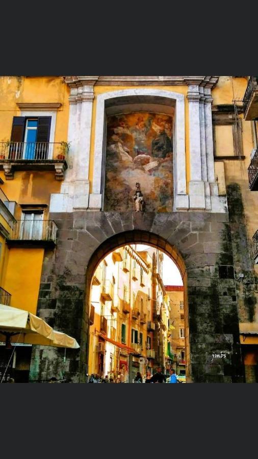 B&B Ruffo Nel Cuore Di Napoli Exterior photo